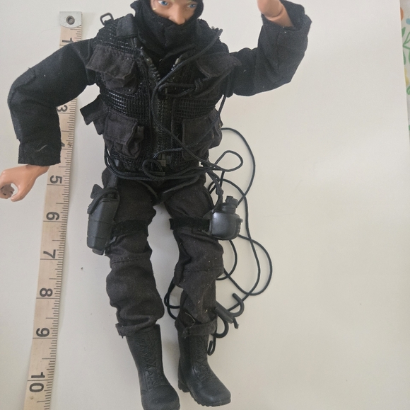 SWAT ACTION FIGURE - Picture 2 of 8